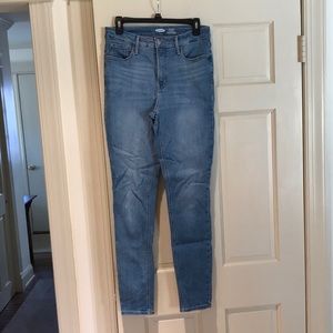 Women’s Old Navy super skinny jeans, high-rise, faded blue, size 8 tall